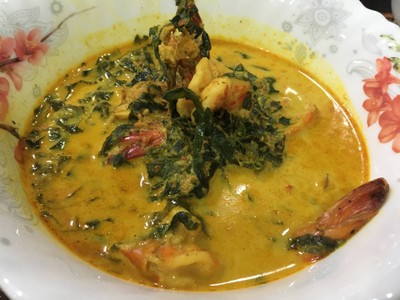แกงกะทิกุ้งใบชะพลู