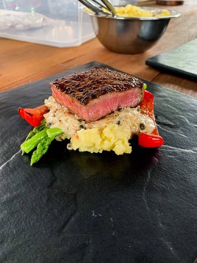 เค้าไม่ได้เปิดขายทุกวันนะ อยากทานต้องโทรจองล่วงหน้าก่อน