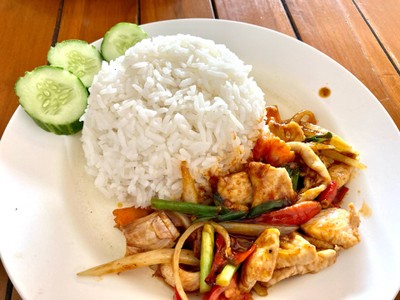 ไก่ผัดน้ำพริกเผา