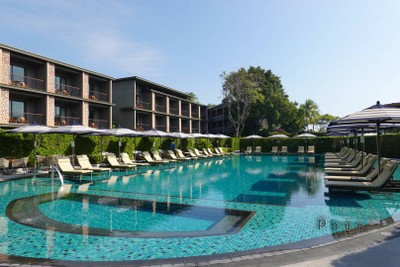 สระว่ายน้ำ/ชายหาด