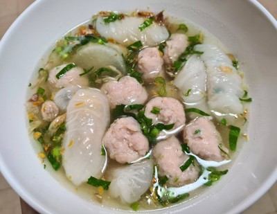 เมนูของร้าน ก๋วยเตี๋ยวปากหม้อลือชา