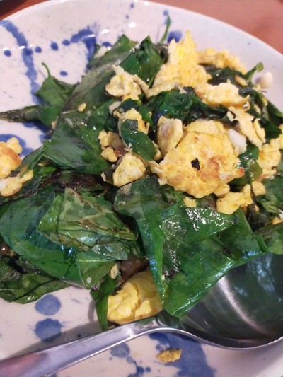 ใบเหลียงผัดไข่