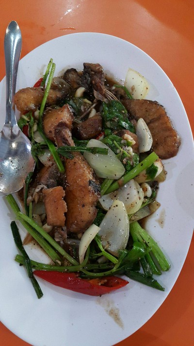 ปลาช่อนผัดพริกไทยดำ