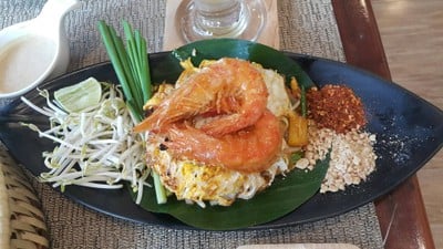 ผัดไทยกุ้งสด