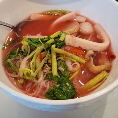 เส้นเล็กเย็นตาโฟ