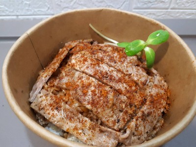 ข้าวหมูหม่าล่า