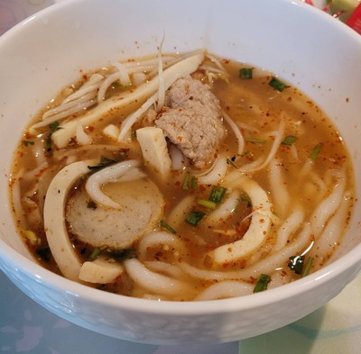 เกี๊ยมอี๋ต้มยำ