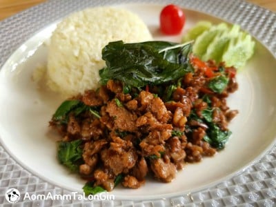 ข้าวดอกกะหล่ำราดผัดกระเพราหมูคีโต