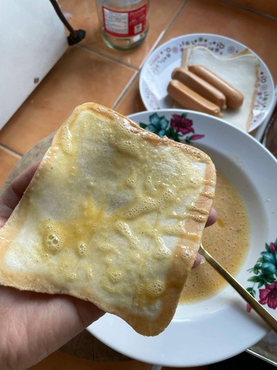 วิธีทำ Air fryer sausage egg roll วิธีทำ Air fryer sausage egg roll