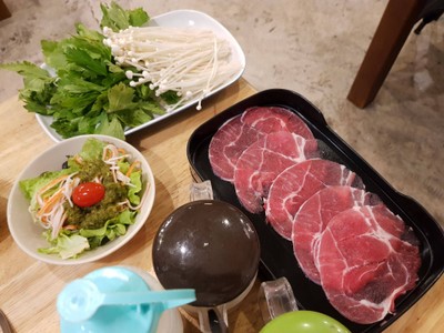 อาหาร หรือ เครื่องดื่ม