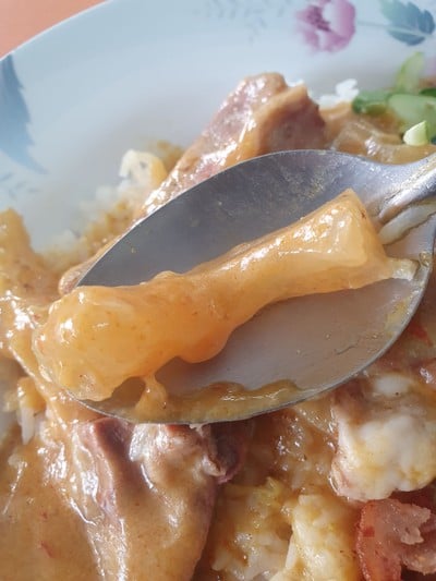 แกงกระหรี่เอ็นเนื้อ