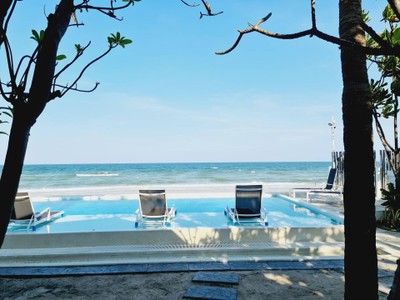 สระว่ายน้ำ/ชายหาด