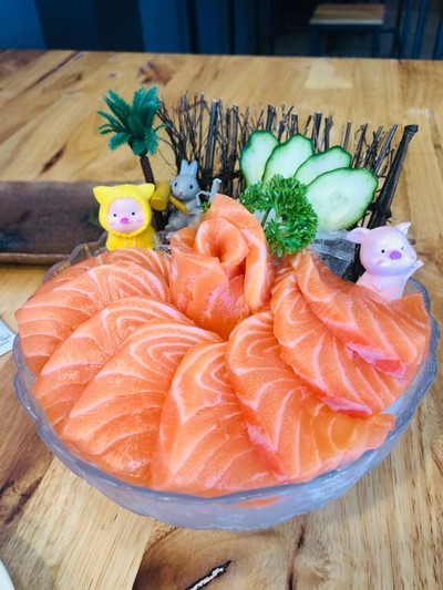 แซลมอนซาชิมิ Size M