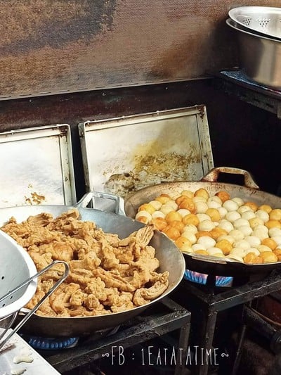 เมนูของร้าน ลูกชิ้นทอดตลาดบน เจ้าเก่า