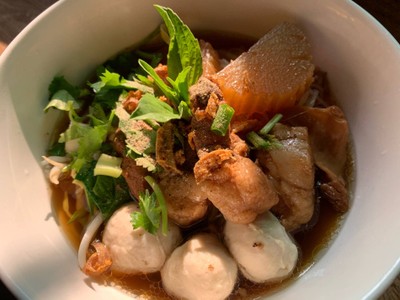 ก๋วยเตี๋ยวหมูตุ๋น