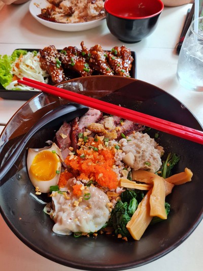 อาหาร หรือ เครื่องดื่ม