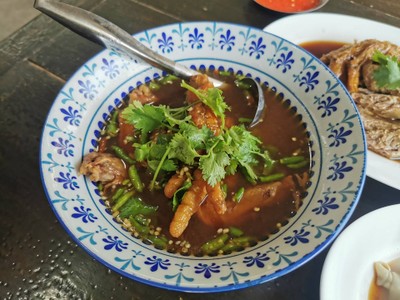 อาหาร หรือ เครื่องดื่ม