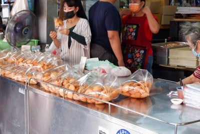 ตะลอนท่าน้ำนนทบุรี หาของกินเป็นงานหลัก