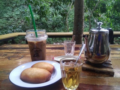 ชาดอกกาแฟ, กาแฟเย็น ,หมั่นโถ่ทอด