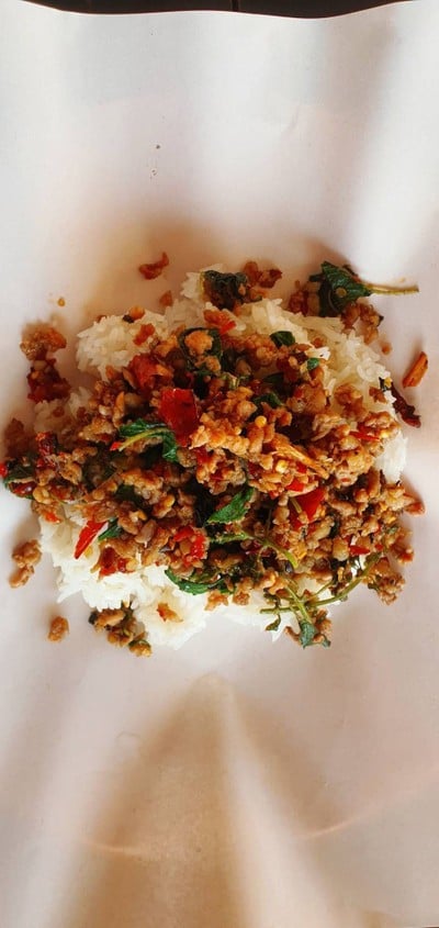 ข้าวกระเพราหมูสับโบราณ