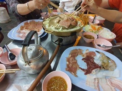 อาหาร หรือ เครื่องดื่ม