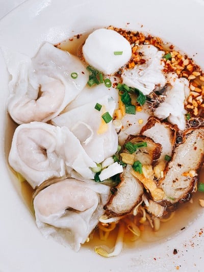 เส้นใหญ่ต้มยำ