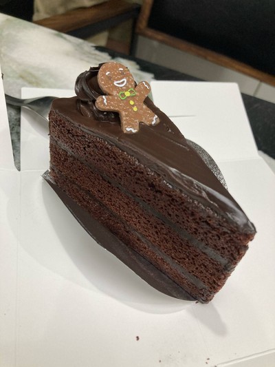 CHOCOLATE CAKE