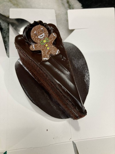 CHOCOLATE CAKE