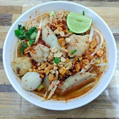 ก๋วยเตี๋ยวลูกชิ้นปลาพหลโยธิน40 ก๋วยเตี๋ยวลูกชิ้นปลาพหลโยธิน40