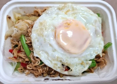 มาม่าผัดขี้เมาไก่