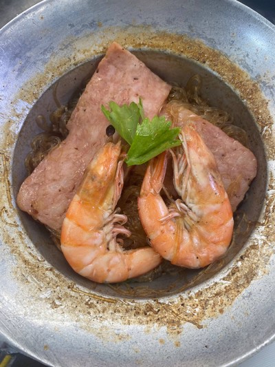 กุ้งอบวุ้นเส้น