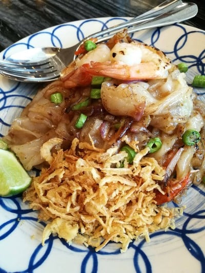 เส้นใหญ่ผัดกะปิ