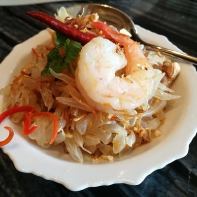 ยำส้มโอกุ้งสด