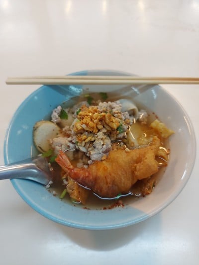 เส้นเล็กต้มยำ