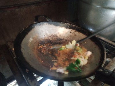 มาม่าผัดขี้เมาหมู