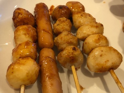 ลูกชิ้นหมูปิ้ง 10.-