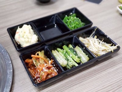 อาหาร หรือ เครื่องดื่ม