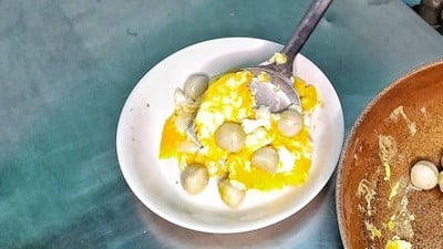 วิธีทำ ไข่ยู่ยี่ลูกชิ้นปลาเยาวราช