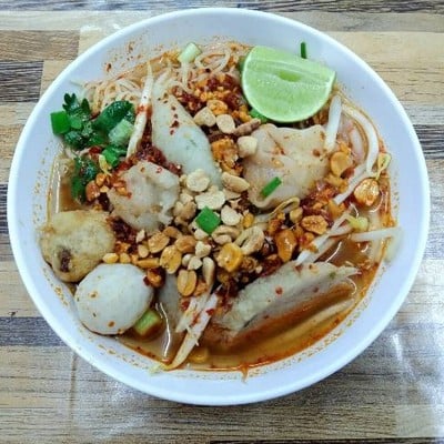 ก๋วยเตี๋ยวลูกชิ้นปลาพหลโยธิน40 ก๋วยเตี๋ยวลูกชิ้นปลาพหลโยธิน40
