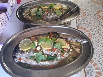 อาหาร หรือ เครื่องดื่ม