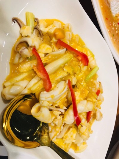 ปลาหมึกผัดไข่เค็ม