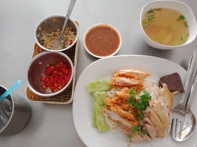 อาหาร หรือ เครื่องดื่ม