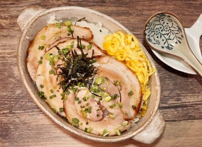 ข้าวหน้าหมูชาชู