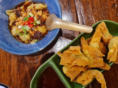 อาหาร หรือ เครื่องดื่ม