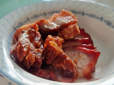 หมูกรอบ