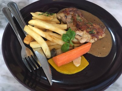 สเต็กไก่ย่างพริกไทยดำ
