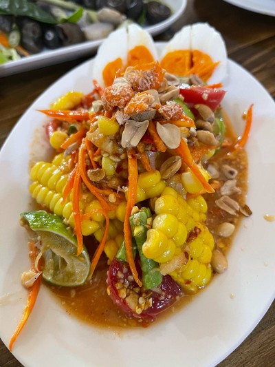 ตำข้าวโพดไข่เค็ม