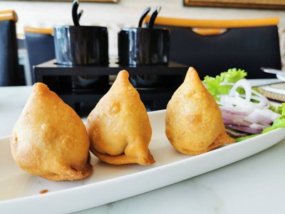 CHICKEN SAMOSA