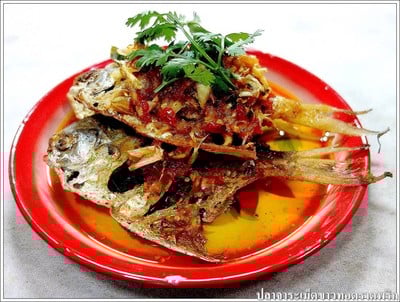 ปลาจาระเม็ดขาดทอดกรอบราดพริก