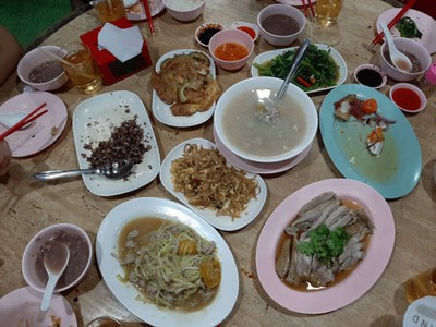 อาหาร หรือ เครื่องดื่ม